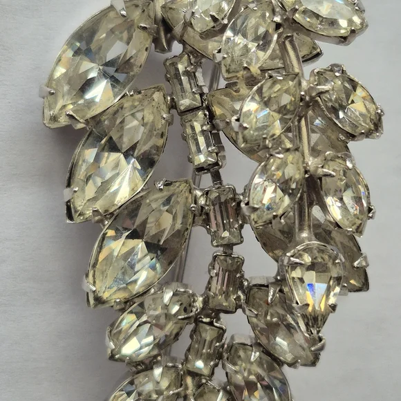 Vintage signed Weiss leaf spray brooch - Picture 3 of 6